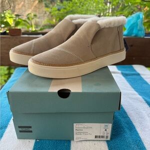 TOMS Women’s Beige Suede Sneakers with Fur Lining